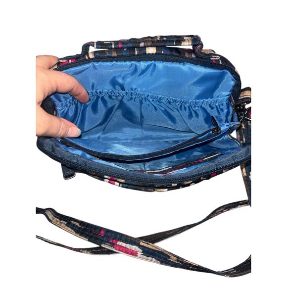 LUG Scoop Crossbody Bag Abstract Blue Pink Multi
Print Travel Purse RFID - Picture 6 of 8